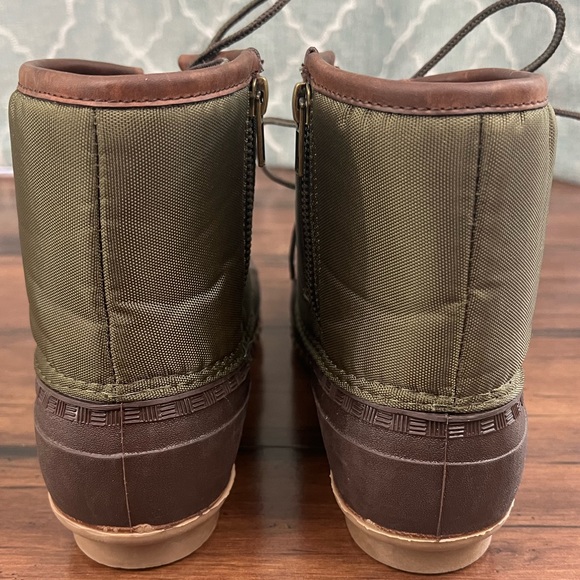 Reposhing, too small. Nine West Alpine Duck Boots - Size 9 - Picture 9 of 9